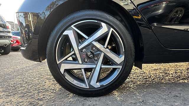 Hyundai I20 1.0T GDi Premium 5dr Petrol Hatchback Phantom Black - Pearl