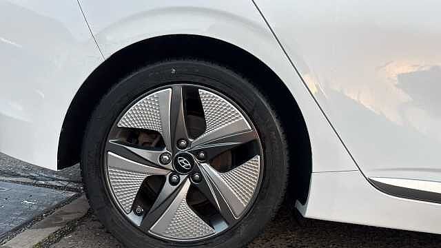Hyundai IONIQ 1.6 GDi Hybrid Premium SE 5dr DCT Hybrid Hatchback