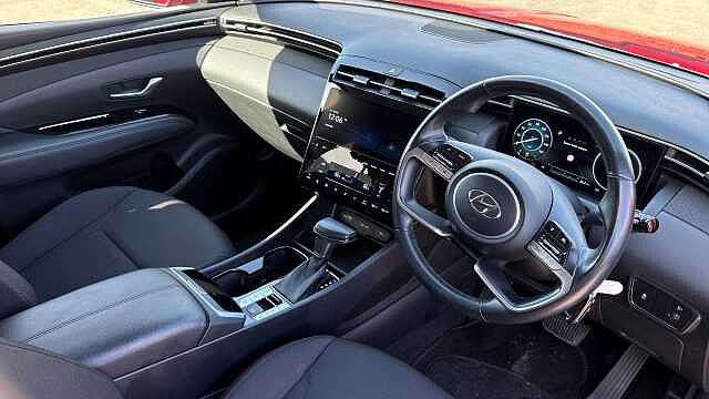 Hyundai TUCSON 1.6 TGDi 48V MHD SE Connect 5dr 2WD DCT Petrol Estate Red