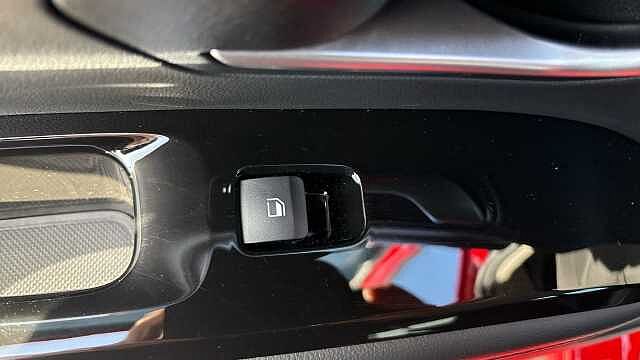 Hyundai TUCSON 1.6 TGDi 48V MHD SE Connect 5dr 2WD DCT Petrol Estate Red