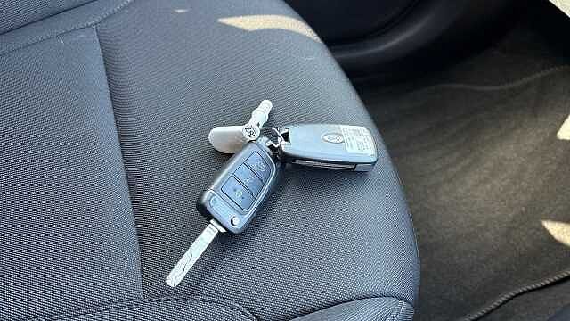 Hyundai TUCSON 1.6 TGDi 48V MHD SE Connect 5dr 2WD DCT Petrol Estate Red