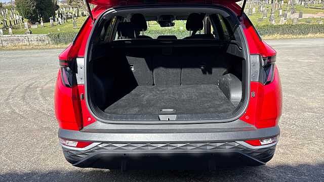 Hyundai TUCSON 1.6 TGDi 48V MHD SE Connect 5dr 2WD DCT Petrol Estate Red
