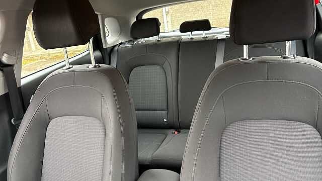 Hyundai KONA 1.0 TGDi 48V MHEV SE Connect 5dr Petrol Hatchback Red