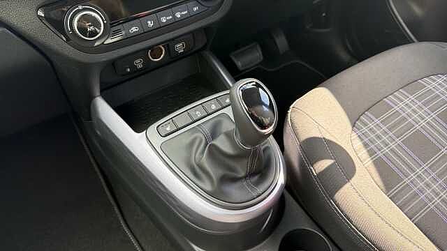 Hyundai i10 1.2 [79] Premium 5dr Auto [Nav] Petrol Hatchback