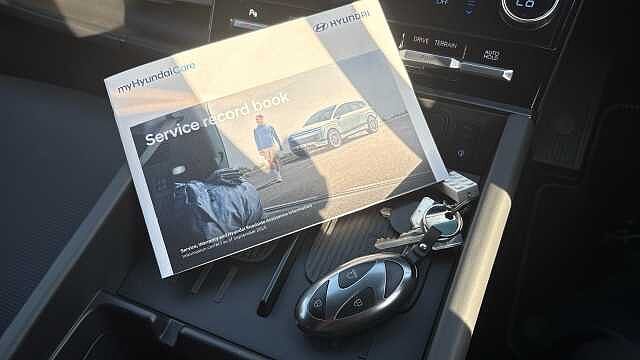 Hyundai SANTA FE 1.6 TGDi 288 PHEV Calligraphy 5dr 4WD Auto [6 St] Estate Pearl - Abyss Black