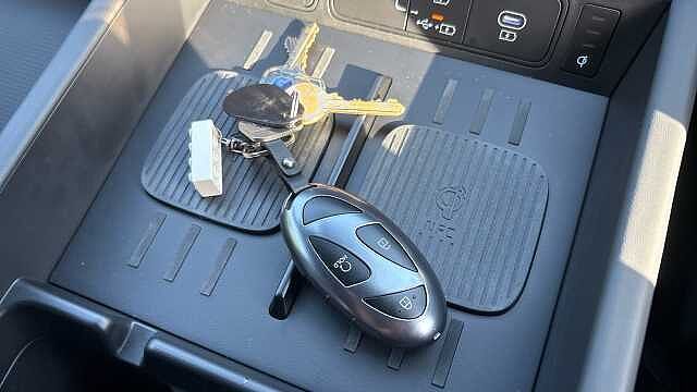 Hyundai SANTA FE 1.6 TGDi 288 PHEV Calligraphy 5dr 4WD Auto [6 St] Estate Pearl - Abyss Black