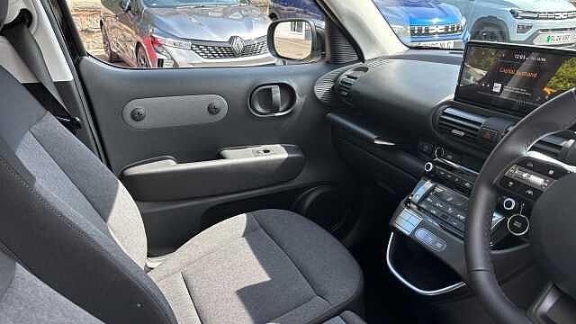 Hyundai INSTER 85kW 01 49kWh 5dr Auto Electric Hatchback