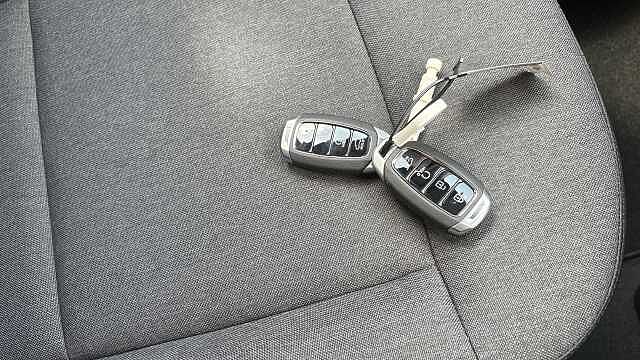 Hyundai INSTER 85kW 01 49kWh 5dr Auto Electric Hatchback