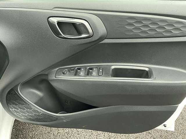 Hyundai I10 1.2 [79] Advance 5dr Auto [Nav] Special solid paint - Atlas white