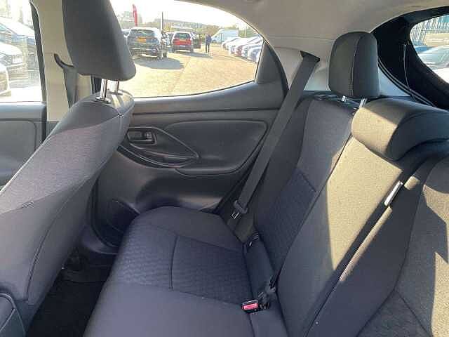 Toyota Yaris 1.5 Hybrid Design 5dr CVT