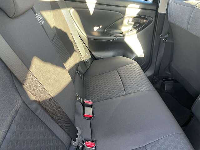 Toyota Yaris 1.5 Hybrid Design 5dr CVT