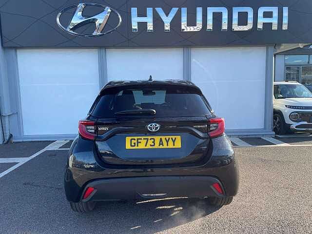 Toyota Yaris 1.5 Hybrid Design 5dr CVT