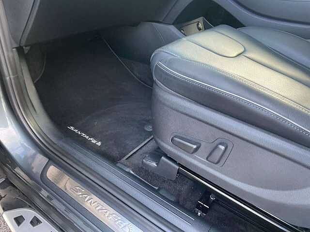 Hyundai SANTA FE 1.6 TGDi Hybrid Ultimate 5dr 4WD Auto Green