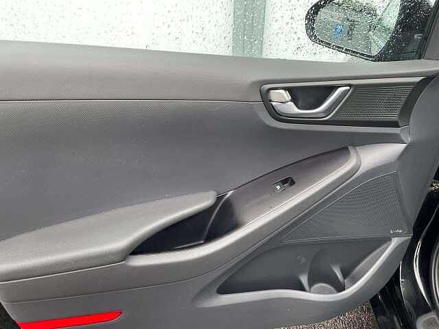 Hyundai IONIQ 1.6 GDi Hybrid Premium 5dr DCT
