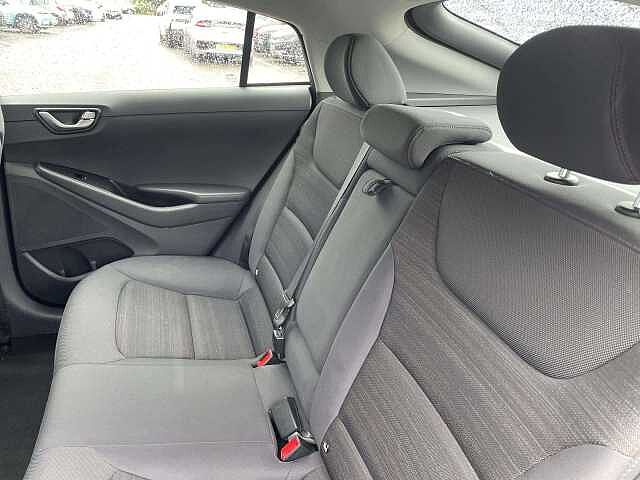 Hyundai IONIQ 1.6 GDi Hybrid Premium 5dr DCT