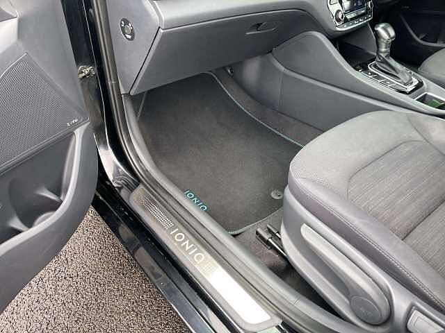 Hyundai IONIQ 1.6 GDi Hybrid Premium 5dr DCT