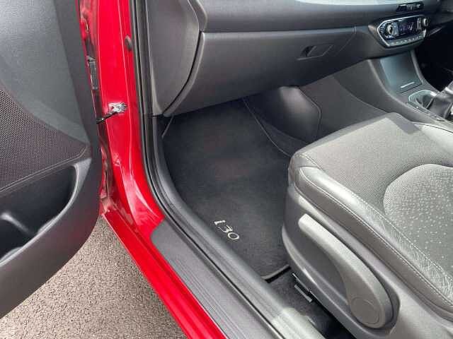 Hyundai i30 1.4T GDI Premium 5dr