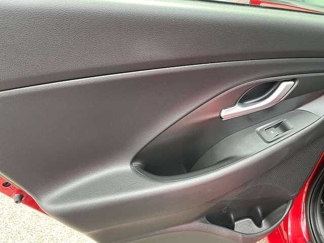 Hyundai i30 1.4T GDI Premium 5dr