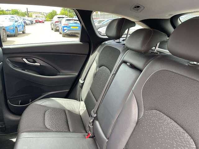 Hyundai i30 1.4T GDI Premium 5dr
