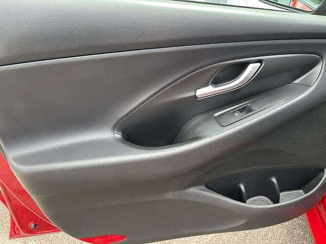 Hyundai i30 1.4T GDI Premium 5dr