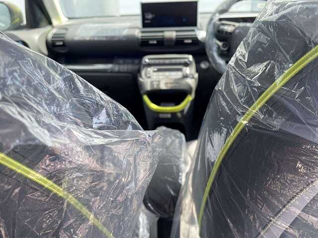 Hyundai INSTER 85kW Cross 49kWh 5dr Auto Green