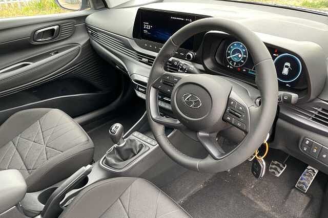 Hyundai BAYON 1.0 T-GDi (100ps) Premium 48 Volt MHEV Intense Blue
