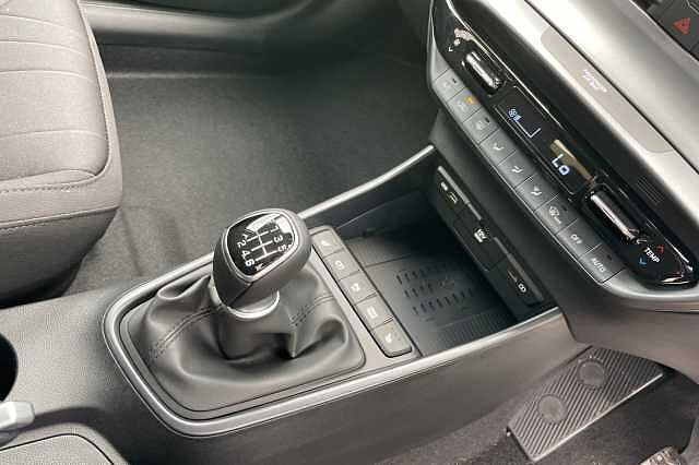 Hyundai BAYON 1.0 T-GDi (100ps) Premium 48 Volt MHEV Intense Blue