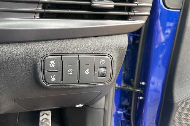 Hyundai BAYON 1.0 T-GDi (100ps) Premium 48 Volt MHEV Intense Blue
