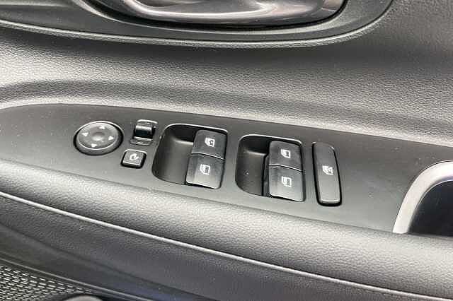 Hyundai BAYON 1.0 T-GDi (100ps) Premium 48 Volt MHEV Intense Blue