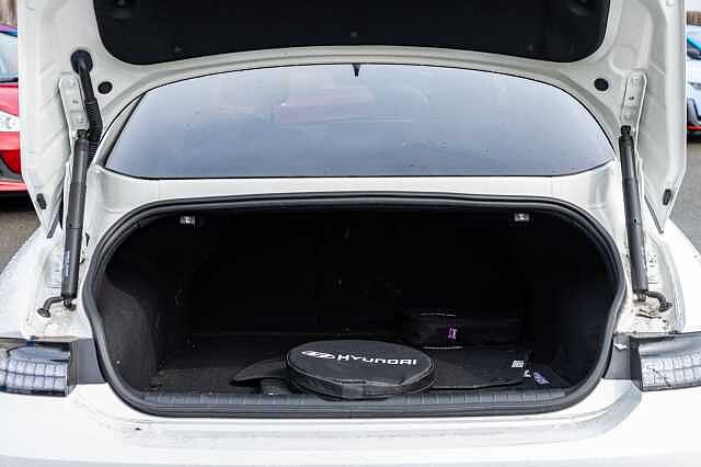 Hyundai IONIQ 6 E (228ps) Premium 77kWh (Single Motor) RWD