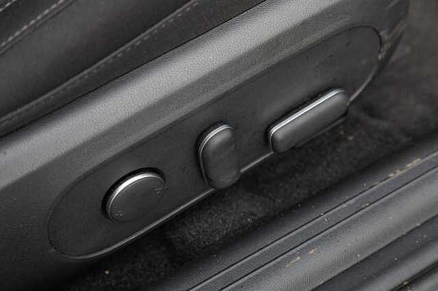 Hyundai IONIQ 6 E (228ps) Premium 77kWh (Single Motor) RWD