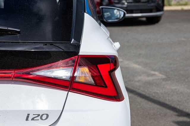 Hyundai I20 1.0 T-GDi (100ps) Premium Atlas White