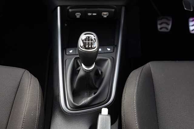 Hyundai BAYON 1.0 TGDi Premium 5dr Red