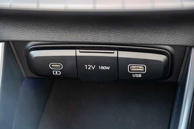 Hyundai BAYON 1.0 TGDi Premium 5dr Red