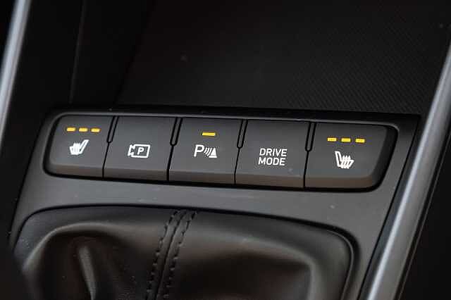 Hyundai BAYON 1.0 TGDi Premium 5dr Red