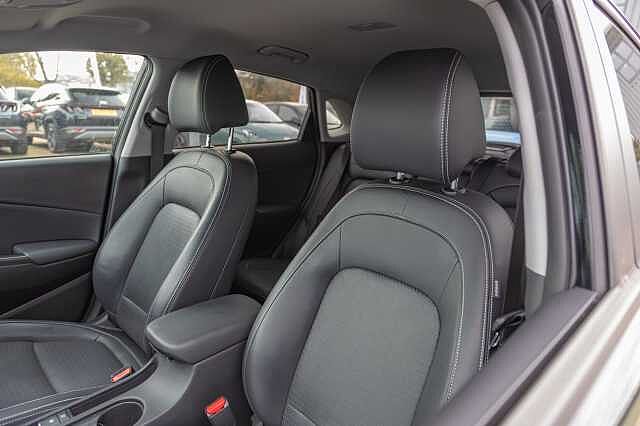 Hyundai KONA 1.6 GDi Hybrid Premium SE 5dr DCT Phantom Black