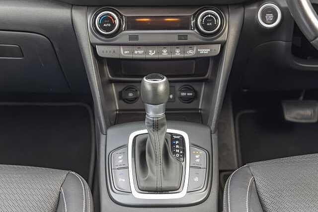 Hyundai KONA 1.6 GDi Hybrid Premium SE 5dr DCT Phantom Black