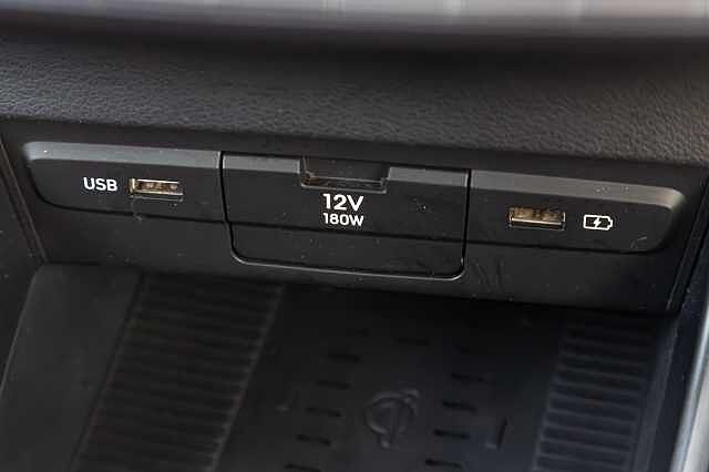 Hyundai BAYON 1.0 TGDi 48V MHEV Premium 5dr DCT Dragon Red