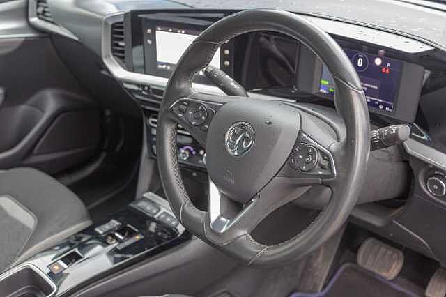 Vauxhall Mokka 100kW SE Nav Premium 50kWh 5dr Auto