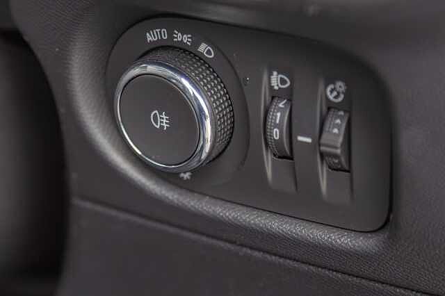 Vauxhall Mokka 100kW SE Nav Premium 50kWh 5dr Auto