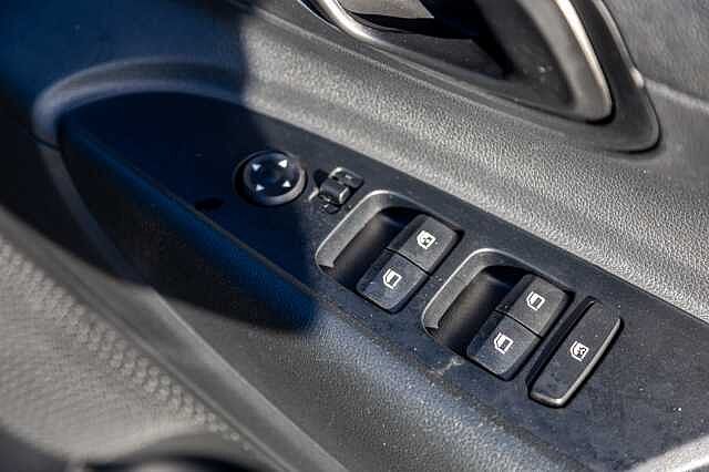 Hyundai I20 1.0T GDi 48V MHD SE Connect 5dr Phantom Black