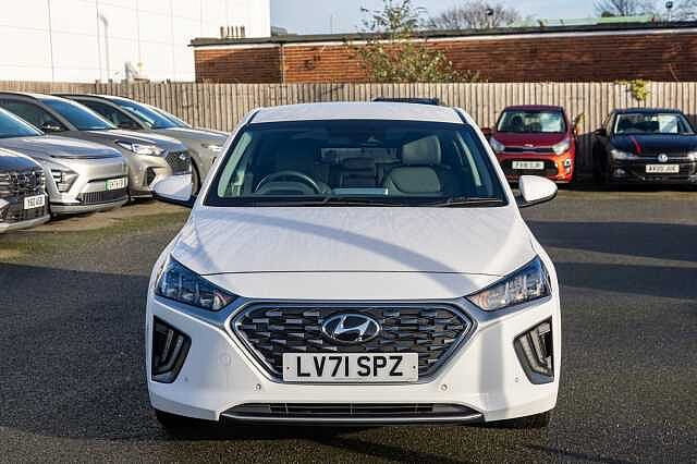 Hyundai IONIQ 1.6 GDi Hybrid Premium SE 5dr DCT White