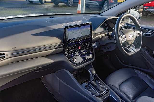 Hyundai IONIQ 1.6 GDi Hybrid Premium SE 5dr DCT White