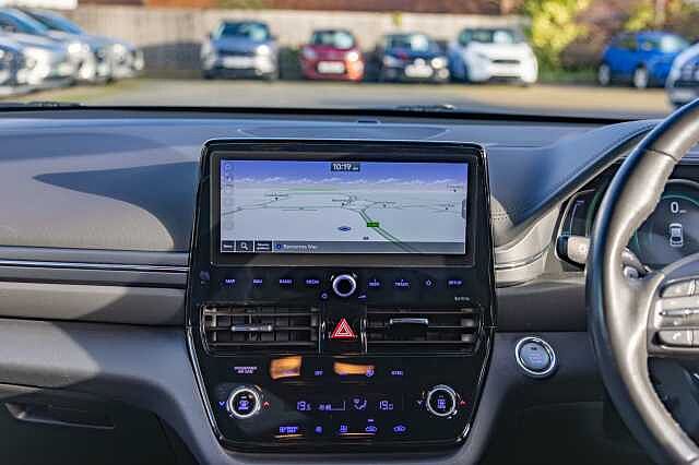 Hyundai IONIQ 1.6 GDi Hybrid Premium SE 5dr DCT White