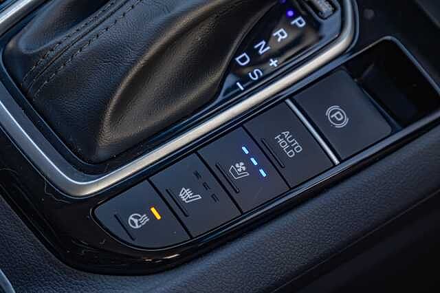 Hyundai IONIQ 1.6 GDi Hybrid Premium SE 5dr DCT White