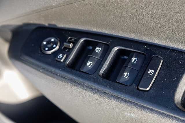 Hyundai i10 1.0 MPi Premium 5dr