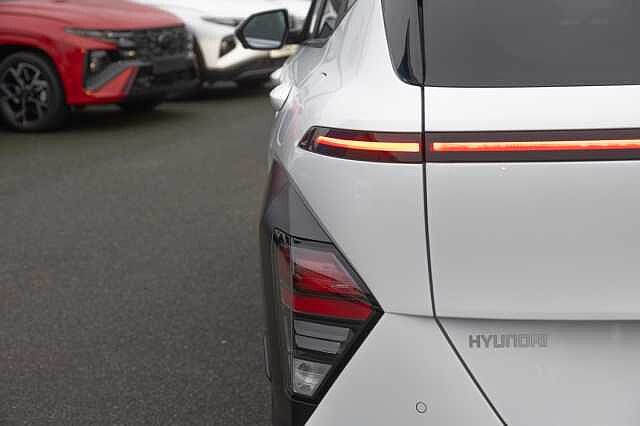 Hyundai KONA 1.6 Hybrid 129 Ultimate 5dr DCT Atlas White