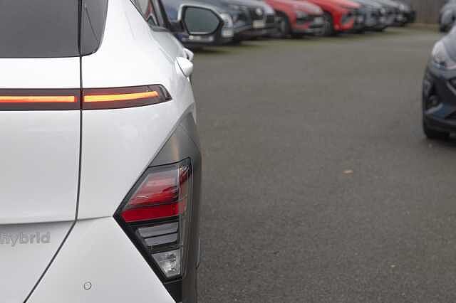 Hyundai KONA 1.6 Hybrid 129 Ultimate 5dr DCT Atlas White