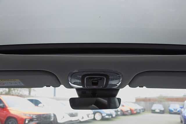 Hyundai KONA 1.6 Hybrid 129 Ultimate 5dr DCT Atlas White