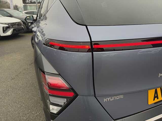 Hyundai KONA 1.6 Hybrid 129 Ultimate 5dr DCT Meta BLUE